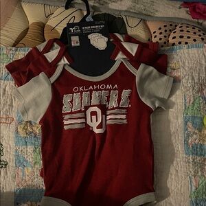 Oklahoma Sooners Infant Bodysuit Set - Red & White